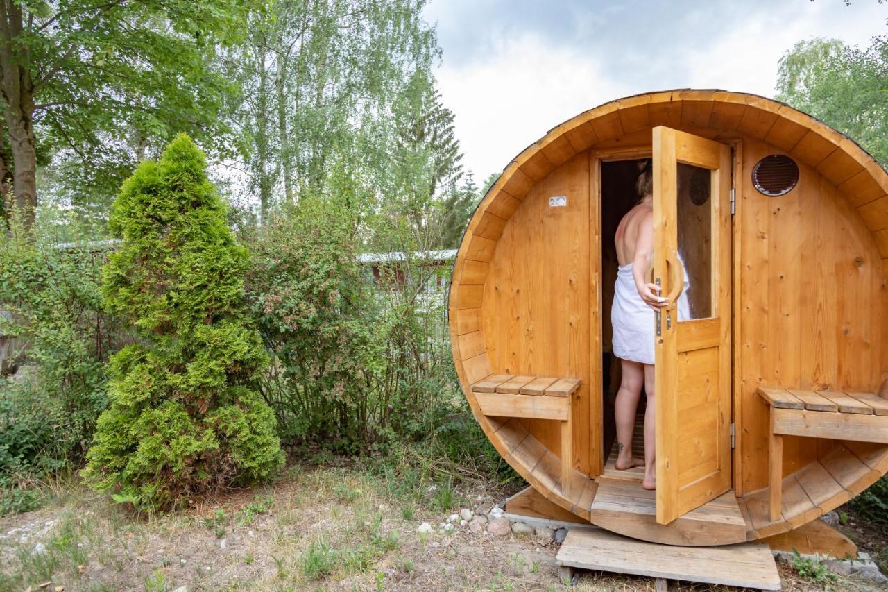 Gemutliches Tinyhouse Bungalow Mit Kamin & Sauna Am See Joachimsthal Exterior photo